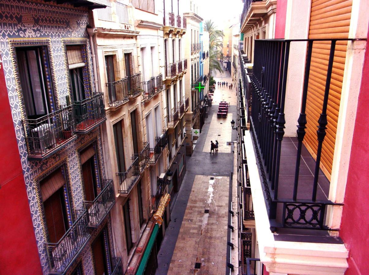 Apartamento céntrico en calle Mayor Alicante Esterno foto