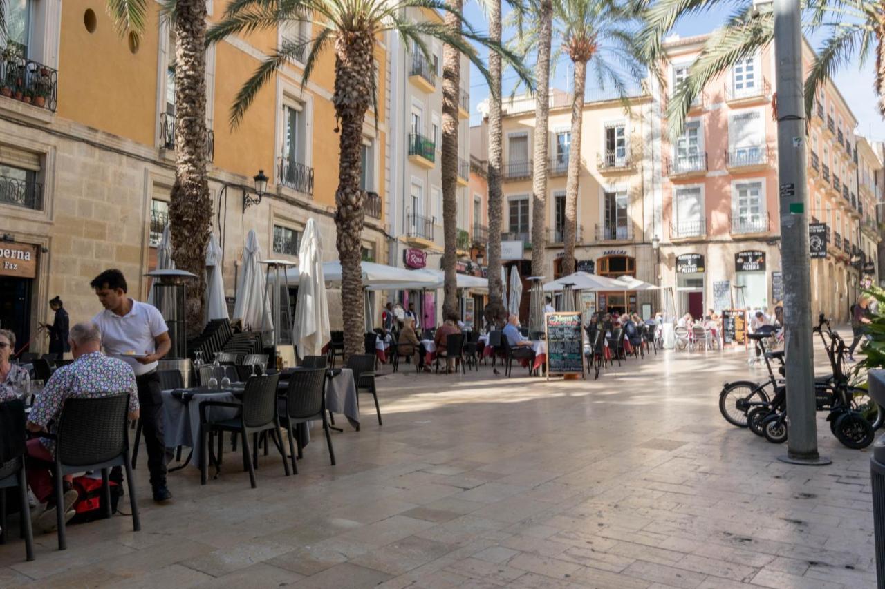 Apartamento céntrico en calle Mayor Alicante Esterno foto