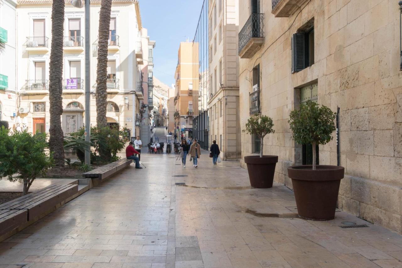 Apartamento céntrico en calle Mayor Alicante Esterno foto