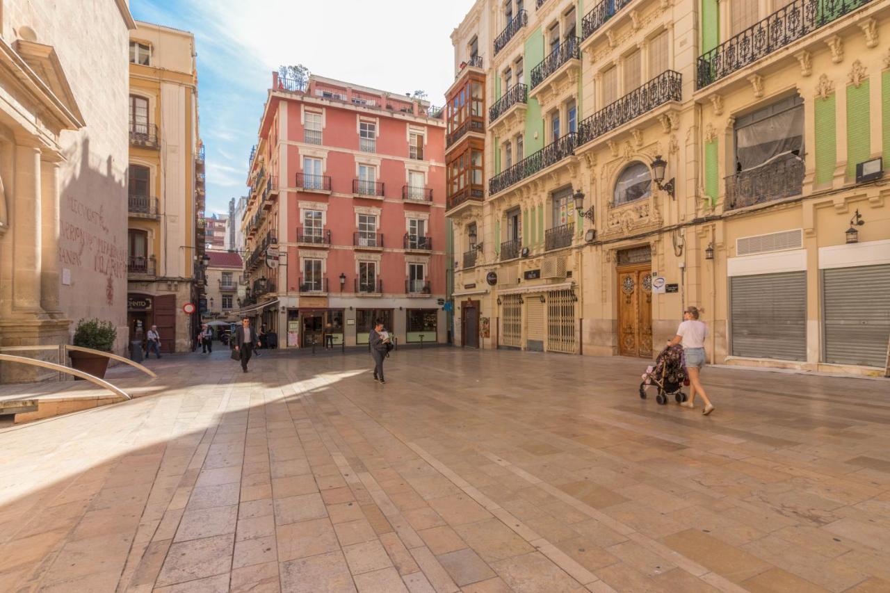 Apartamento céntrico en calle Mayor Alicante Esterno foto